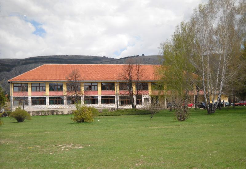 Osnovna škola Ivan Goran Kovačić u Livnu - Sportska dvorana Osnovne škole Ivan Goran Kovačić dobiva fasadu